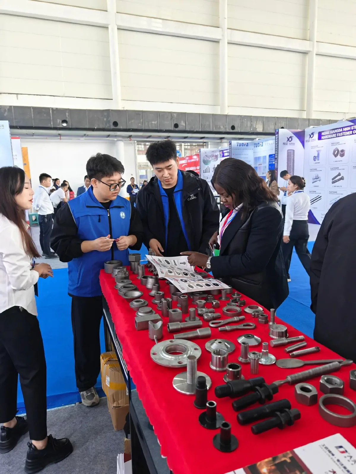 Meeting buyers face to face at a trade show for hardware and industrial components
